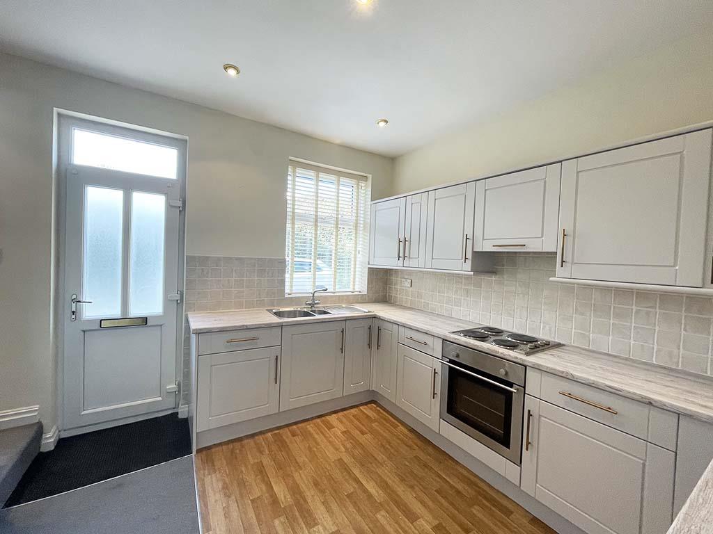 2 bedroom mid terrace house Let Agreed in Barnoldswick - Kitchen